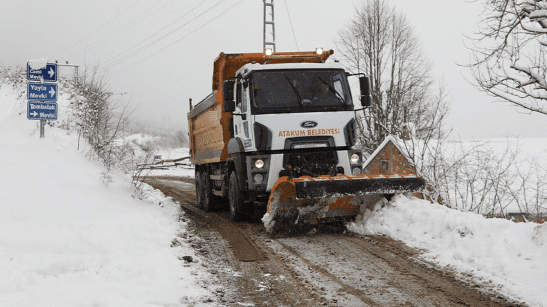 Atakum Belediyesi’nden kesintisiz karla mücadele