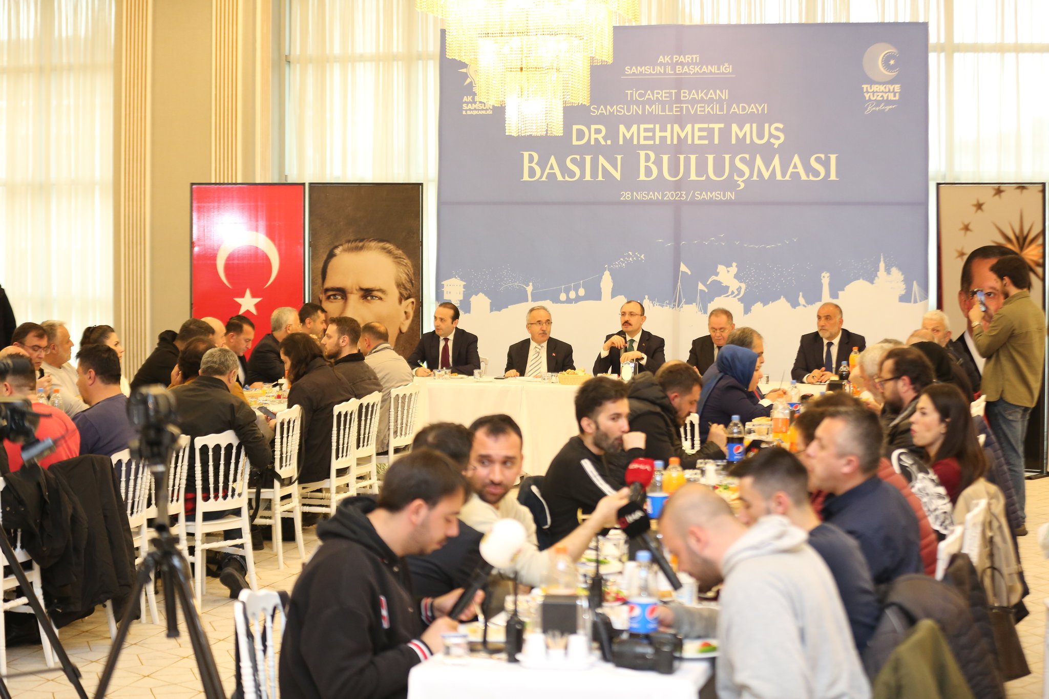 Ticaret Bakanı Muş, Samsun’da gazetecilerle bir araya geldi:
